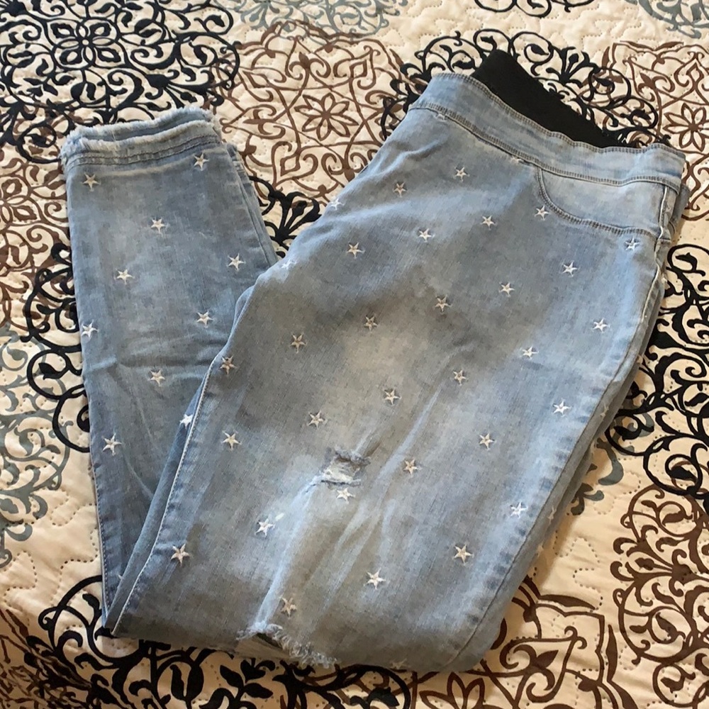 Coco+Carmen Star Detail Jeans